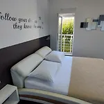 Maison d'hôtes Sunny Spell With Free Parking And Garden Zadar