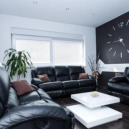 Pensión Sunny Spell With Free Parking And Garden