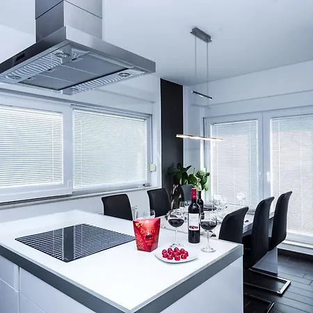 Sunny Spell With Free Parking And Garden