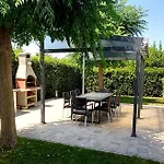 Sunny Spell With Free Parking And Garden Gasthof