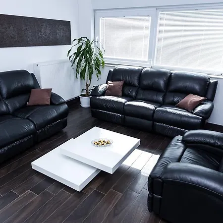 Sunny Spell With Free Parking And Garden زادار